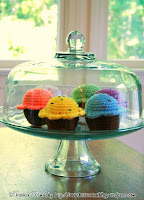 Free crochet cupcake amigurumi pattern
