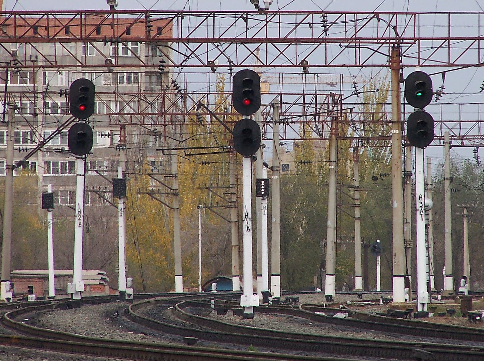 Дискретизация звукового сигнала. Красный и белый мигающий. Маневровый светофор. Два белых сигнала. Прожекторный светофор пс-45.