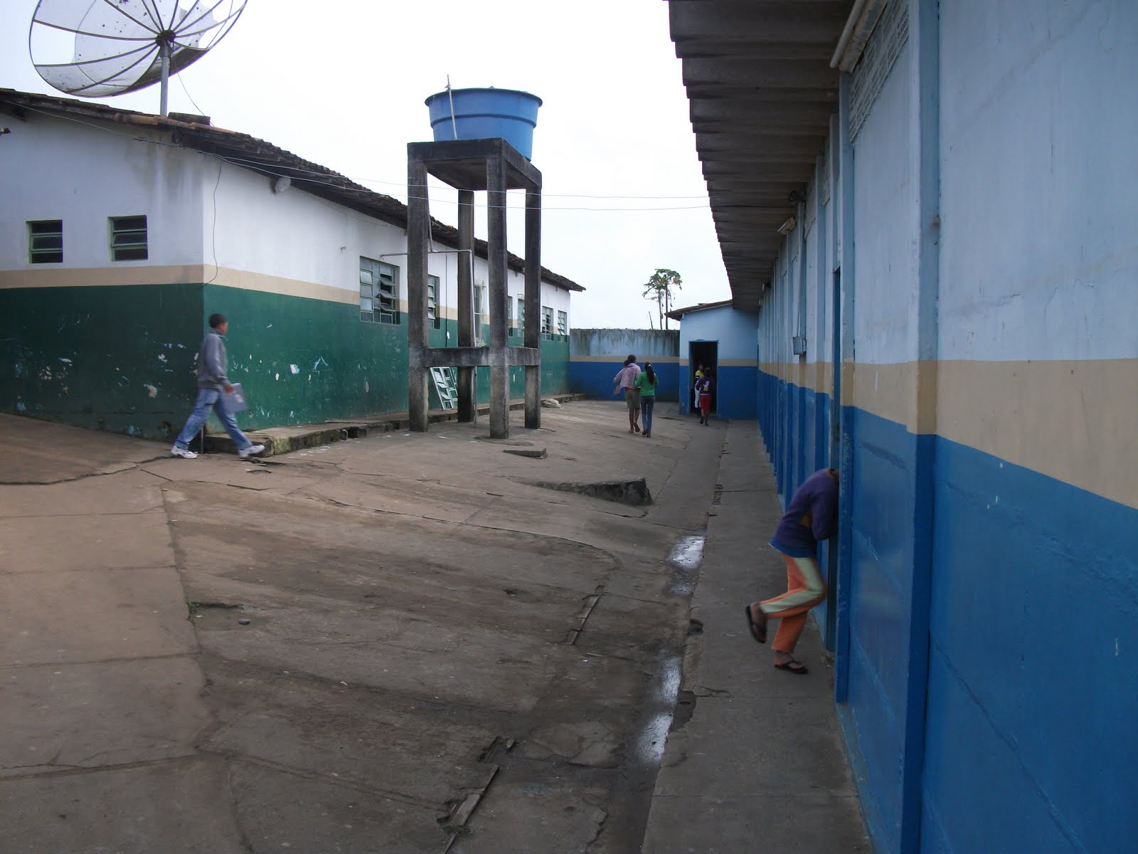 ESCOLA MUNICIPAL DOMINGOS DE OLIVEIRA: ESTRUTURA FISÍCA