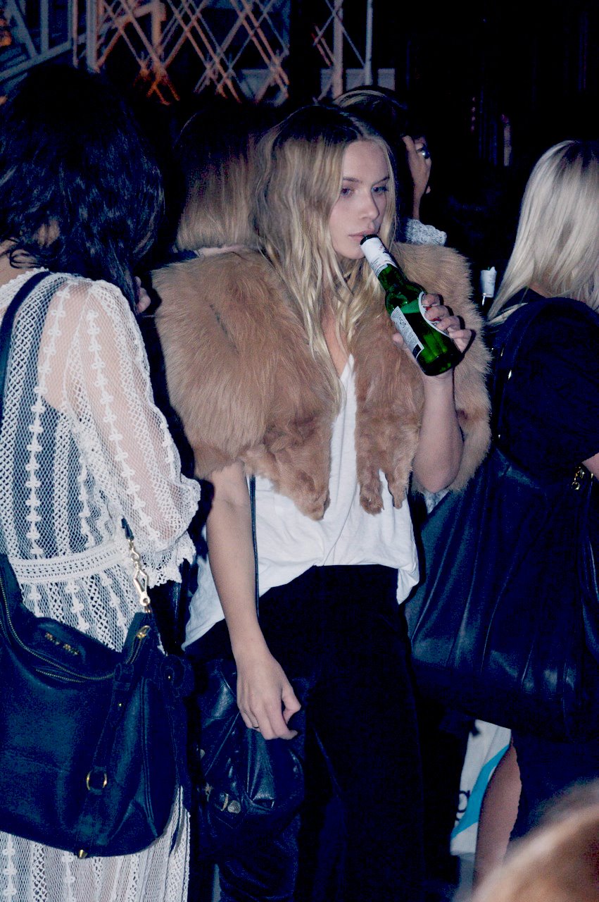 [elleryshowoutfit.jpg]