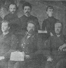 В редакции газеты "Сибирская жизнь".