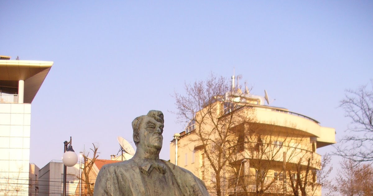 Statui si monumente din Bucuresti: Mihail Sadoveanu