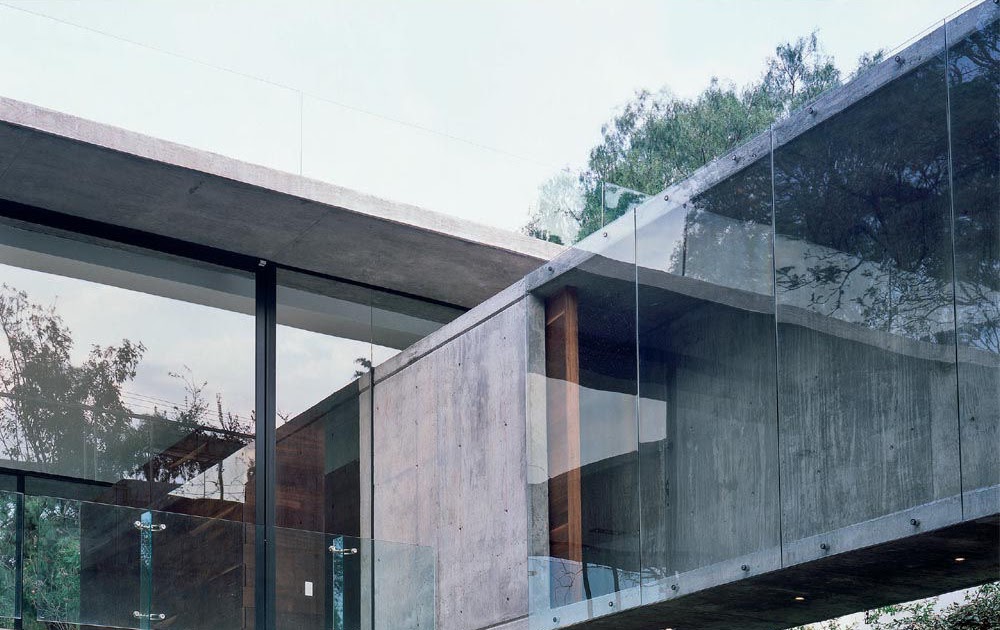 Minimalist Architecture and Home Interior: A bridge house that defines ...