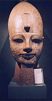 [Luxor+Museum+Amenhotep+III.gif]