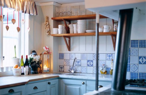 6-small-country-kitchen.jpg