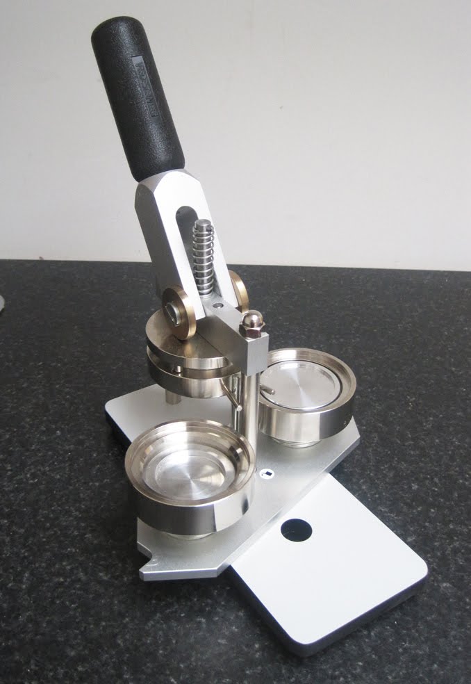 Nice Day Designs: Button Press Machine Has Arrived