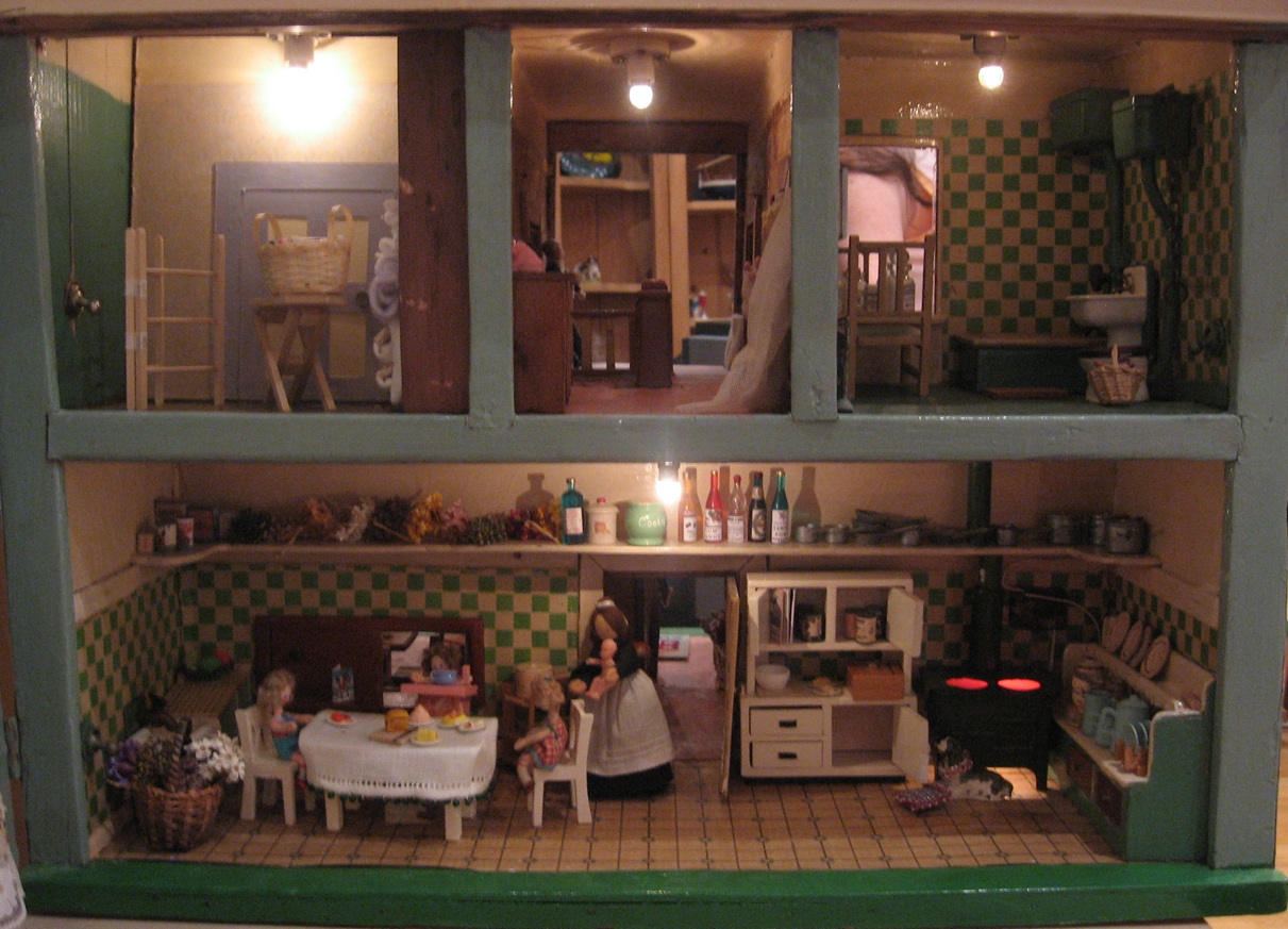 Rebecca's Collections Dolly's House is now Amanda's!