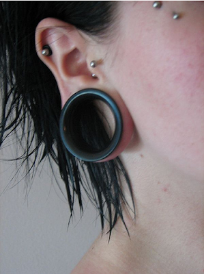 hot people.: gauges (girls)