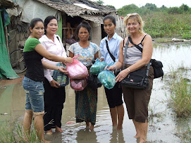 Joeun Family Receives Food