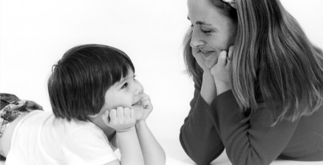 Ο Έλληνας και η Μάνα του: Μια σχέση... λάθους