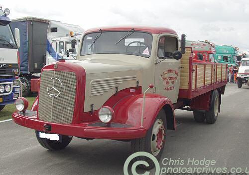 [Camiao-mercedes.JPG]