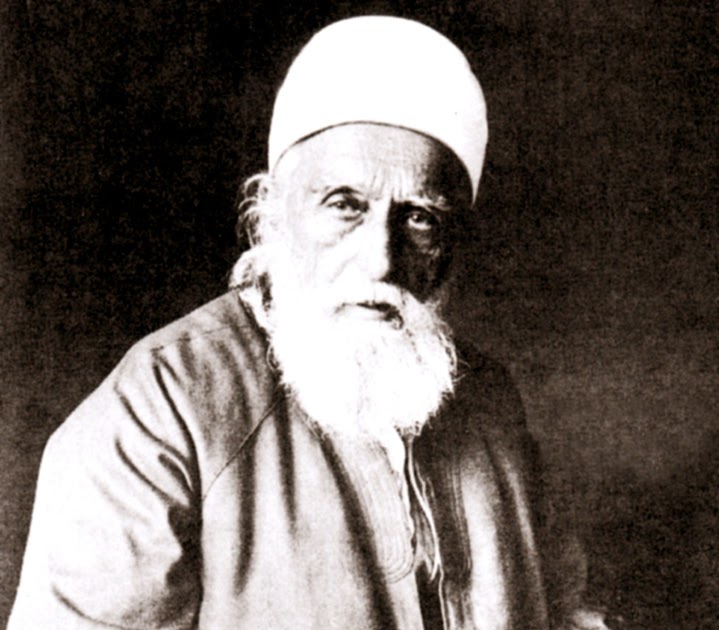 God Passes by by Shoghi Effendi