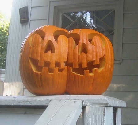 [twin_pumpkins.bmp]