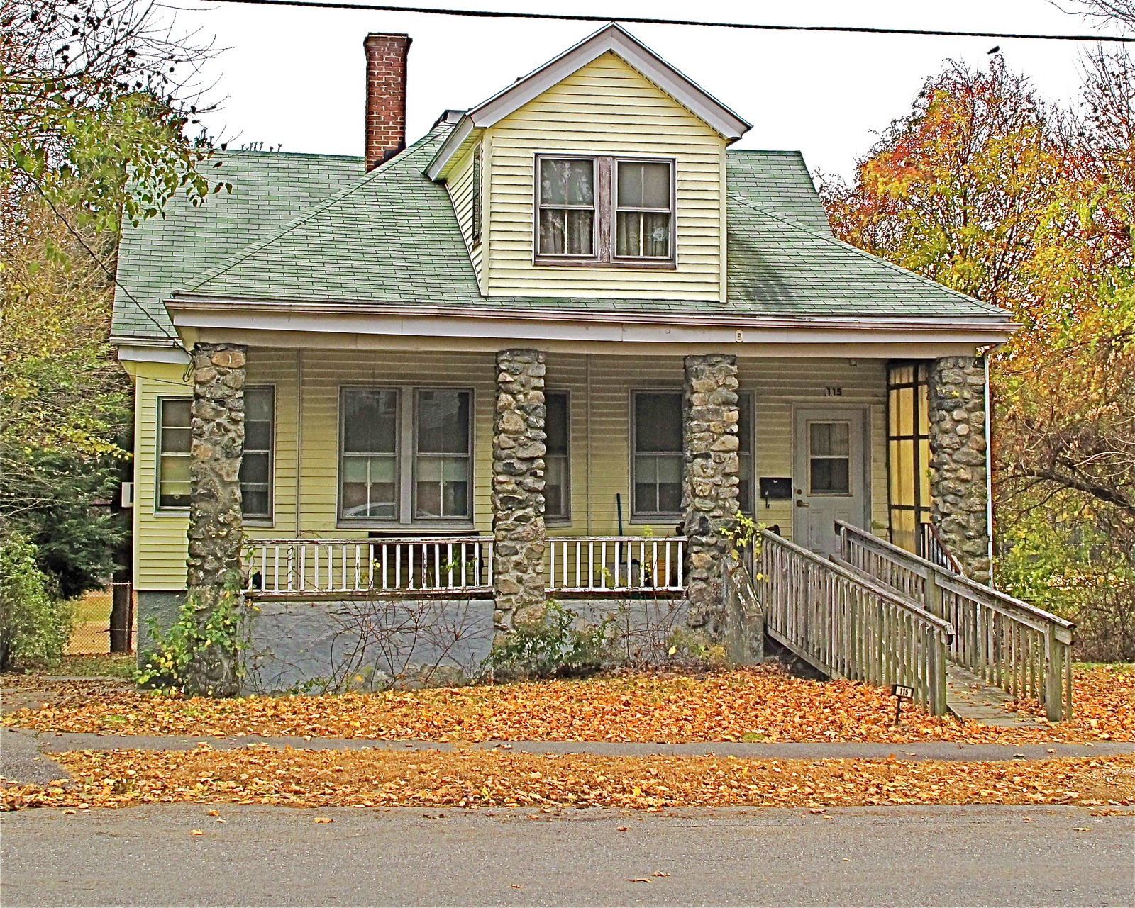 A Green Old House A Walk in Arlington HeightsArchitecture Tour