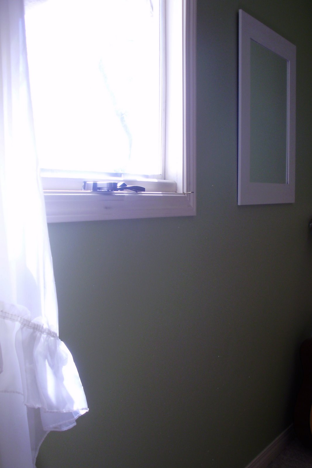 [sunlight+through+bedroom+window.jpg]