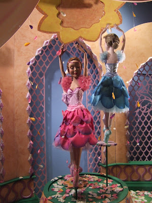 Earth House Hold: Macy's Windows (formerly Marshall Field's)