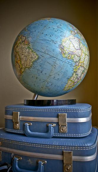 [poetichome-vintageglobe.jpg]