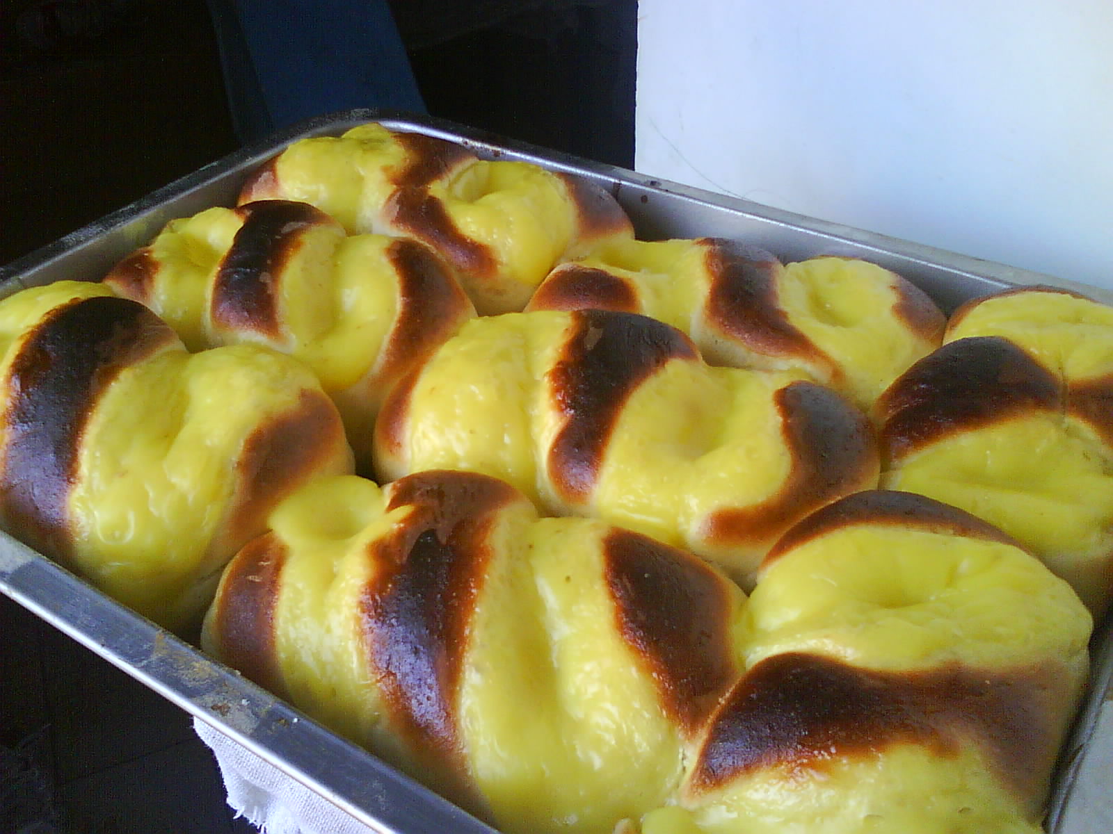 Pães Deliciosos: Pão doce de farinha de laranja, semolina e cobertura ...