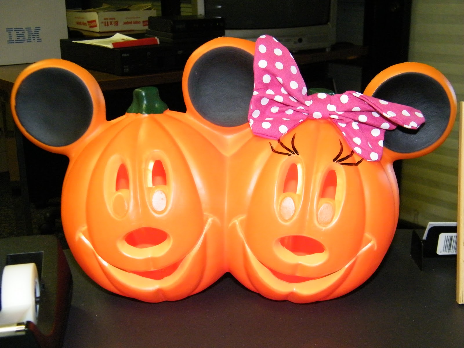 Confessions of a Holiday Junkie! Mickey Mouse Halloween Part II