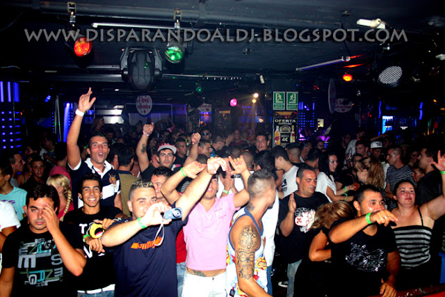 ¿QUIÉN DISPARÓ AL DJ?: septiembre 2010