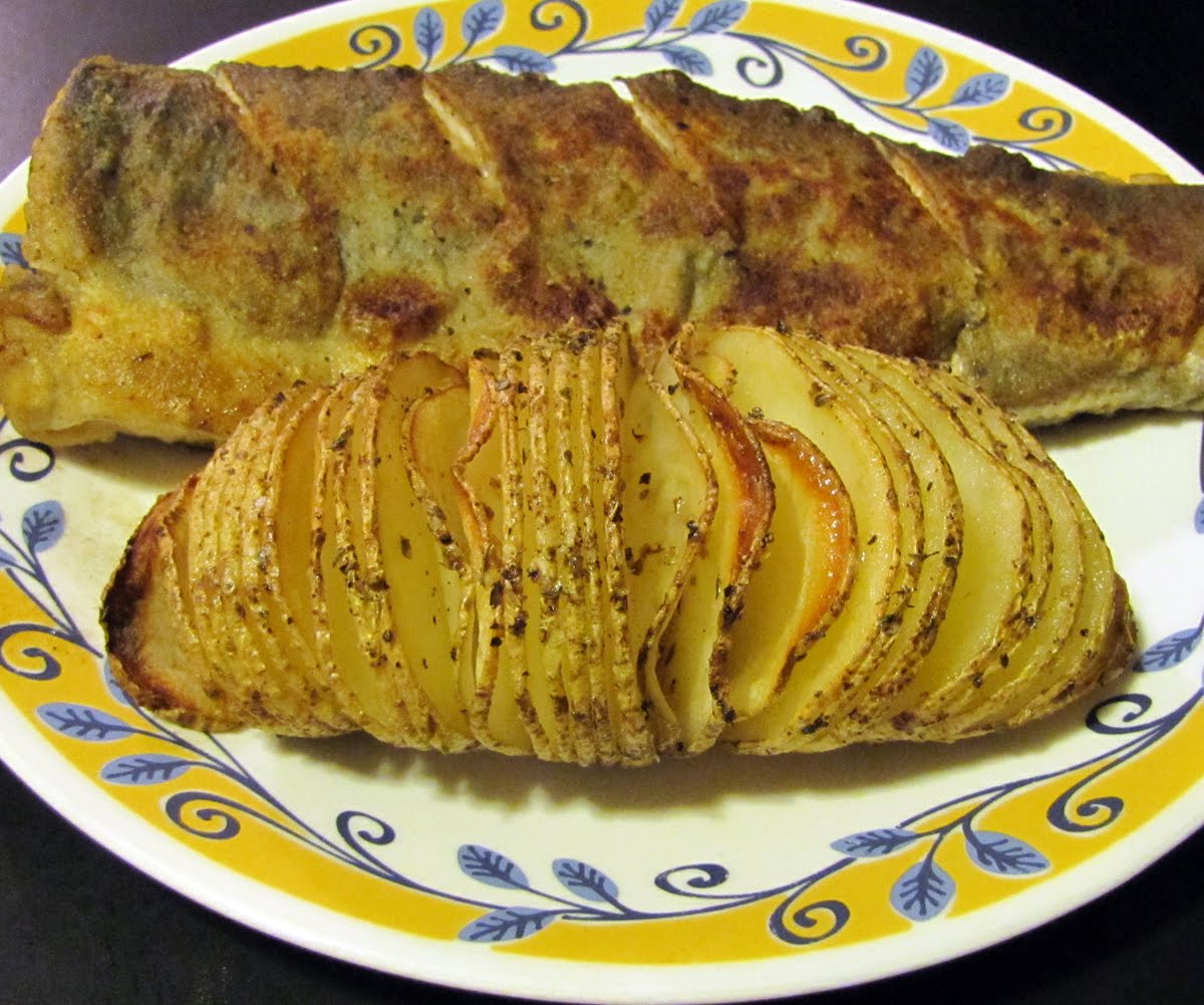 Smells Like Food in Here Russet Baked Potato Fans aka Hasselback Potatoes