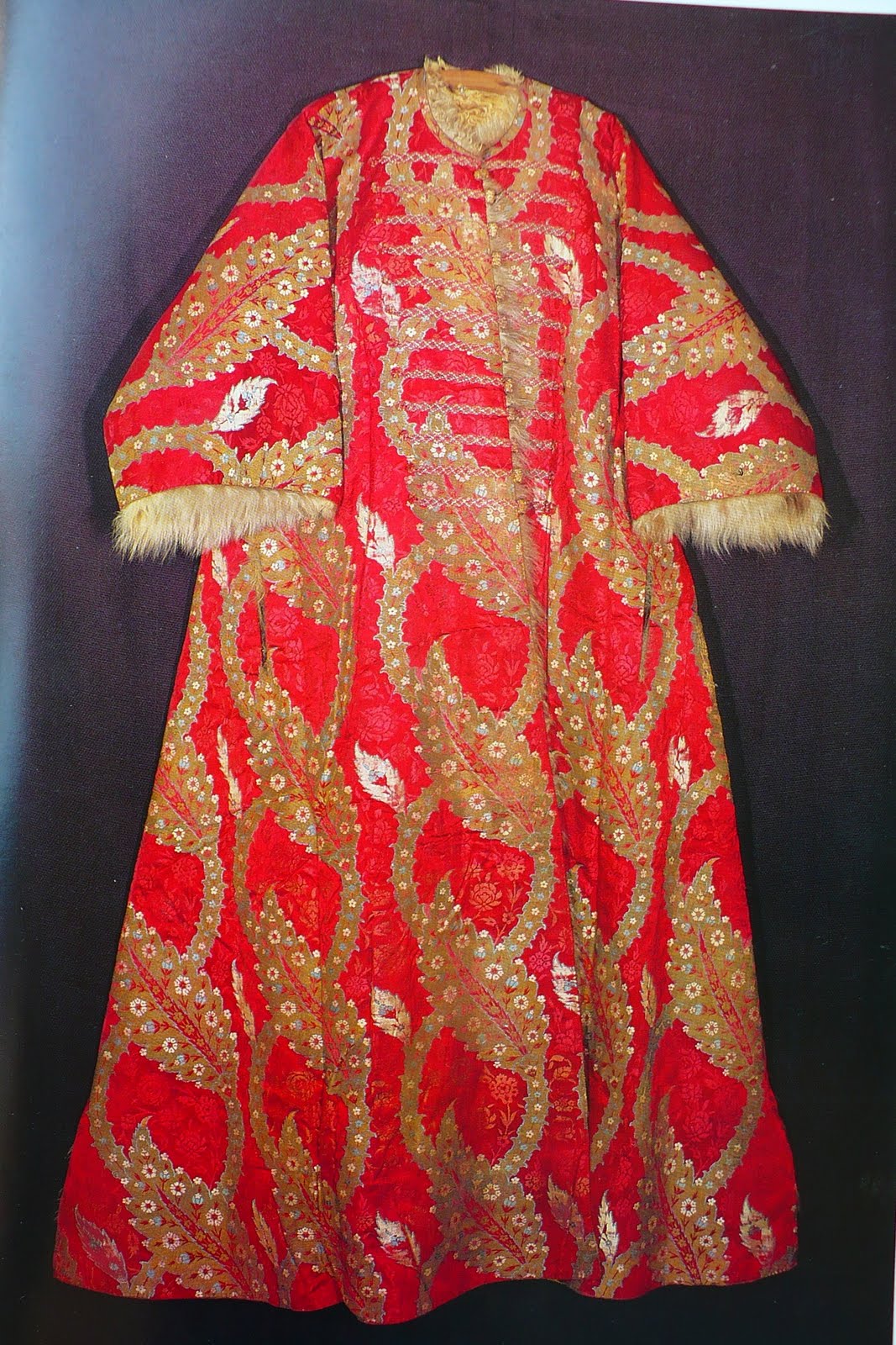 Bikem Ibrahimoglu: CAFTANS – OTTOMAN IMPERIAL ROBES