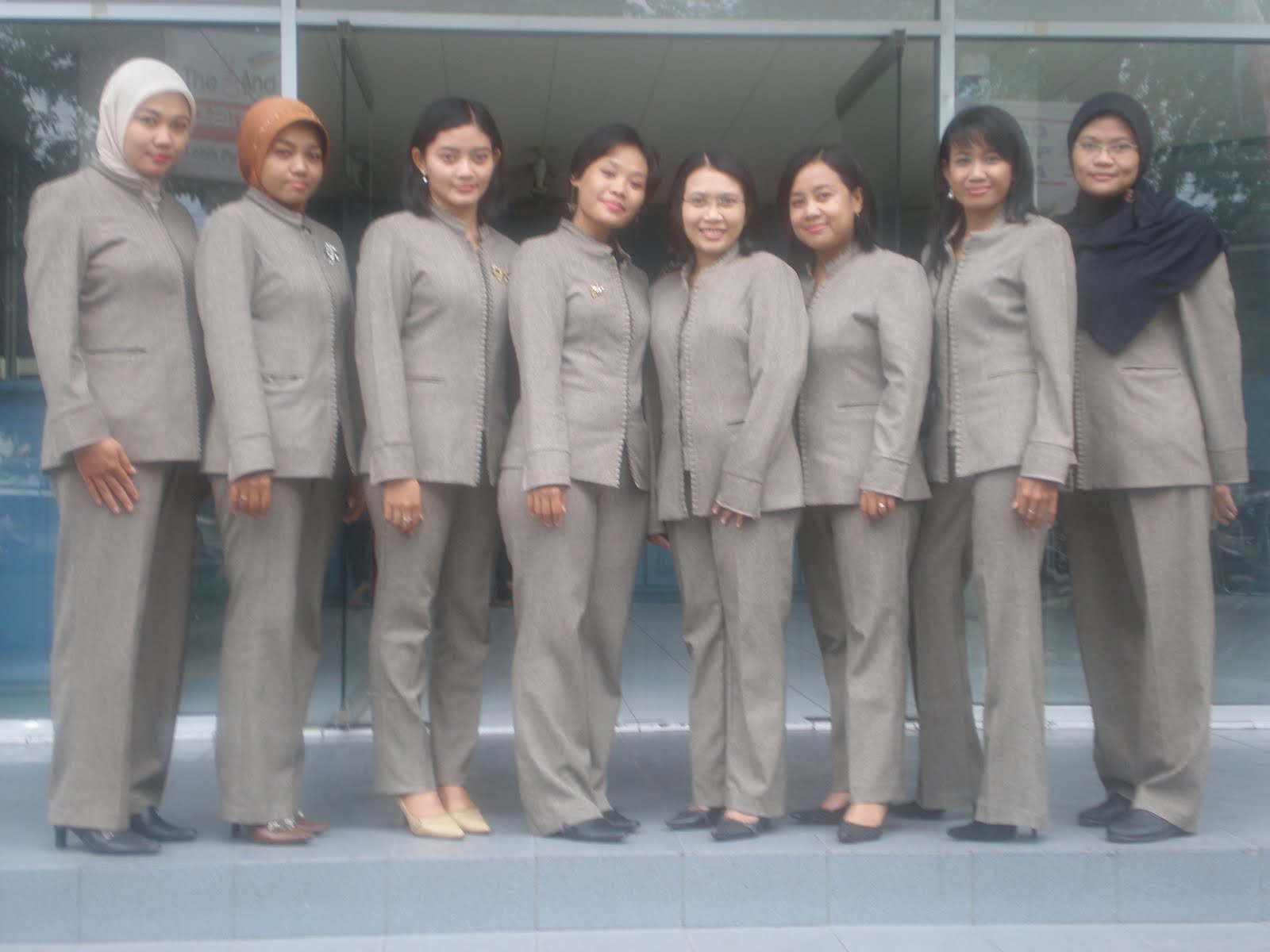 LEMBAGA PENDIDIKAN INDONESIA - AMERIKA (LPIA)Solo: MANAGEMENT