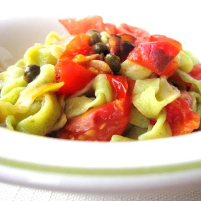 Home-Made Spinach Pasta with Tomatoes and Capers