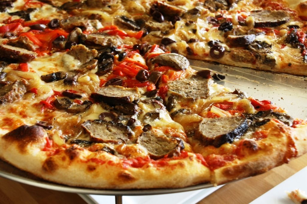 Mango & Tomato Pete's Apizza