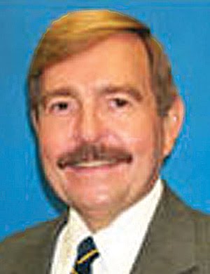 Hey Bro,just us straight guys here.Wanna wrestle & talk about Chicks? 