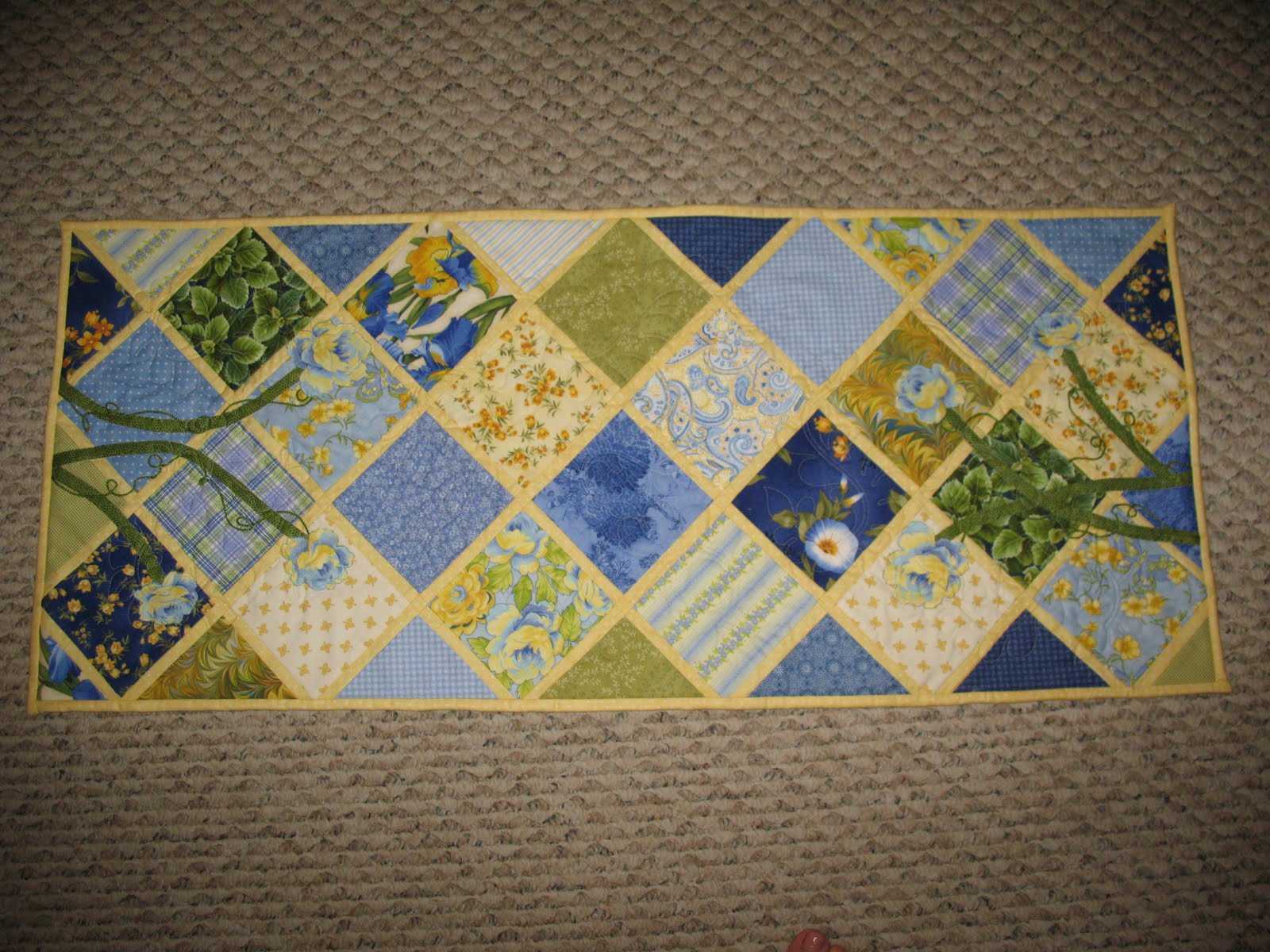 QUILT COOKIES On Point Table Runner