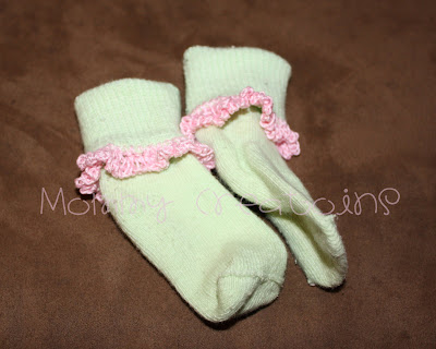 {Mommy} Creations: crochet ruffle socks