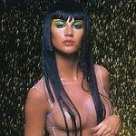 lovely Brazilian model Gisele Bundchen posing sexy