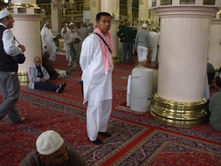 Air Zam Zam di Samping Tiang Masjid Nabawi Madinah