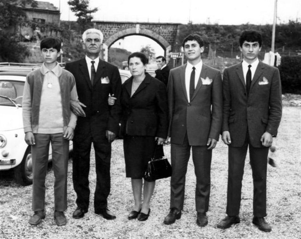 [Genitori+e+fratelli+1968.jpg]