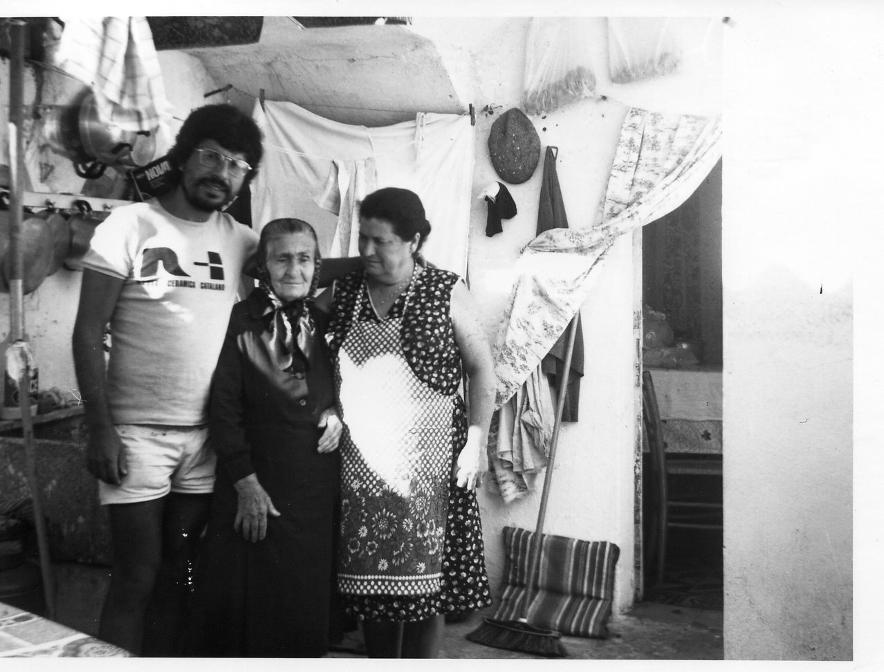 [1982+nonna+e+mamma+b.jpg]
