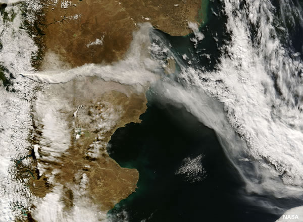 [chaiten-volcano-ash-across-argentina-over-the-Atlantic-Ocean.jpg]