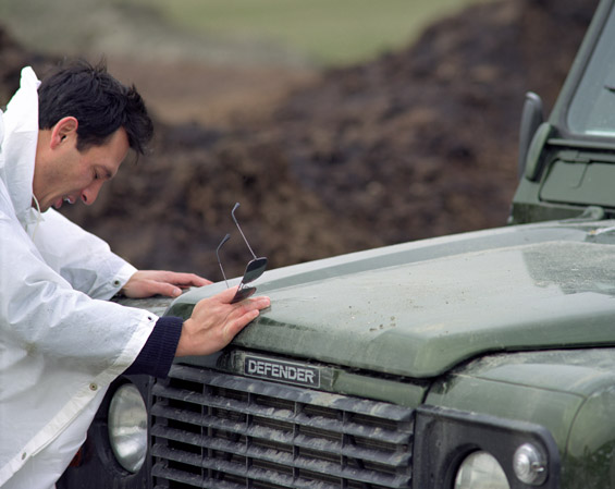 [UN-Defender+2000.jpg]