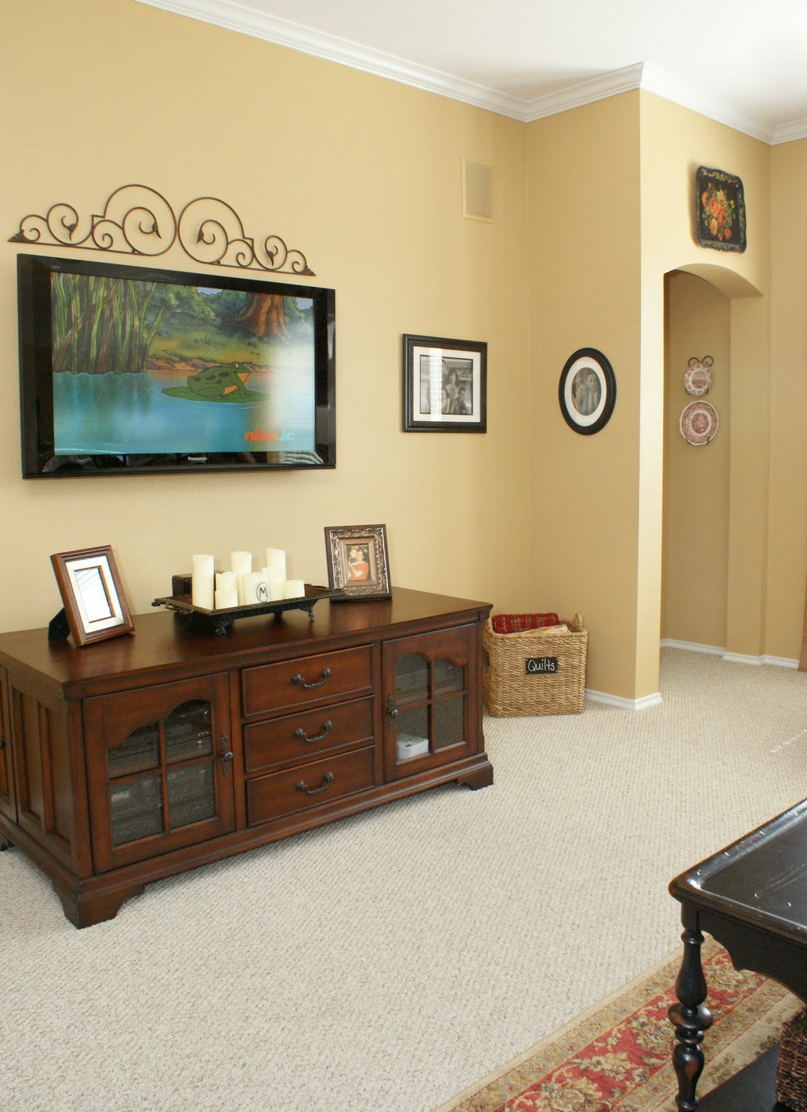 Decorating Above A Tv Desainrumahn Com Amazing Wall Decor Over Tv Photos Art Hecatalog Info