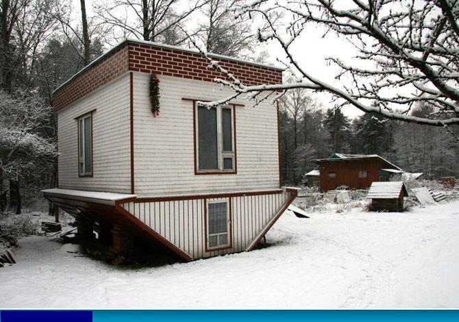 [Upside+down+house06.jpg]