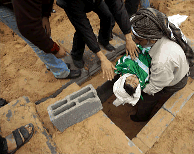 http://1.bp.blogspot.com/_INPWHlpNZpo/Sa2pj4RGpDI/AAAAAAAAAMs/ovj04TqZfO8/s400/gaza.gif