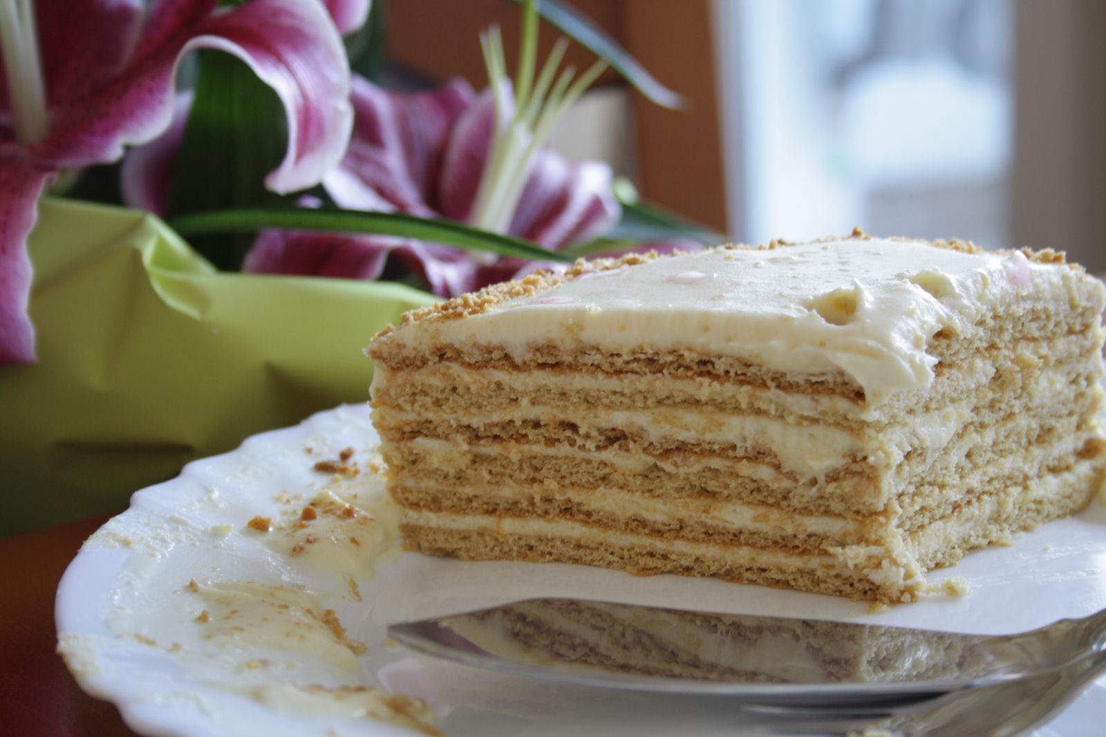 торт мука сметана. торт мука сметана. маргарин мука сметана. шоколадный торт с черносливом. 120 гр сливок.