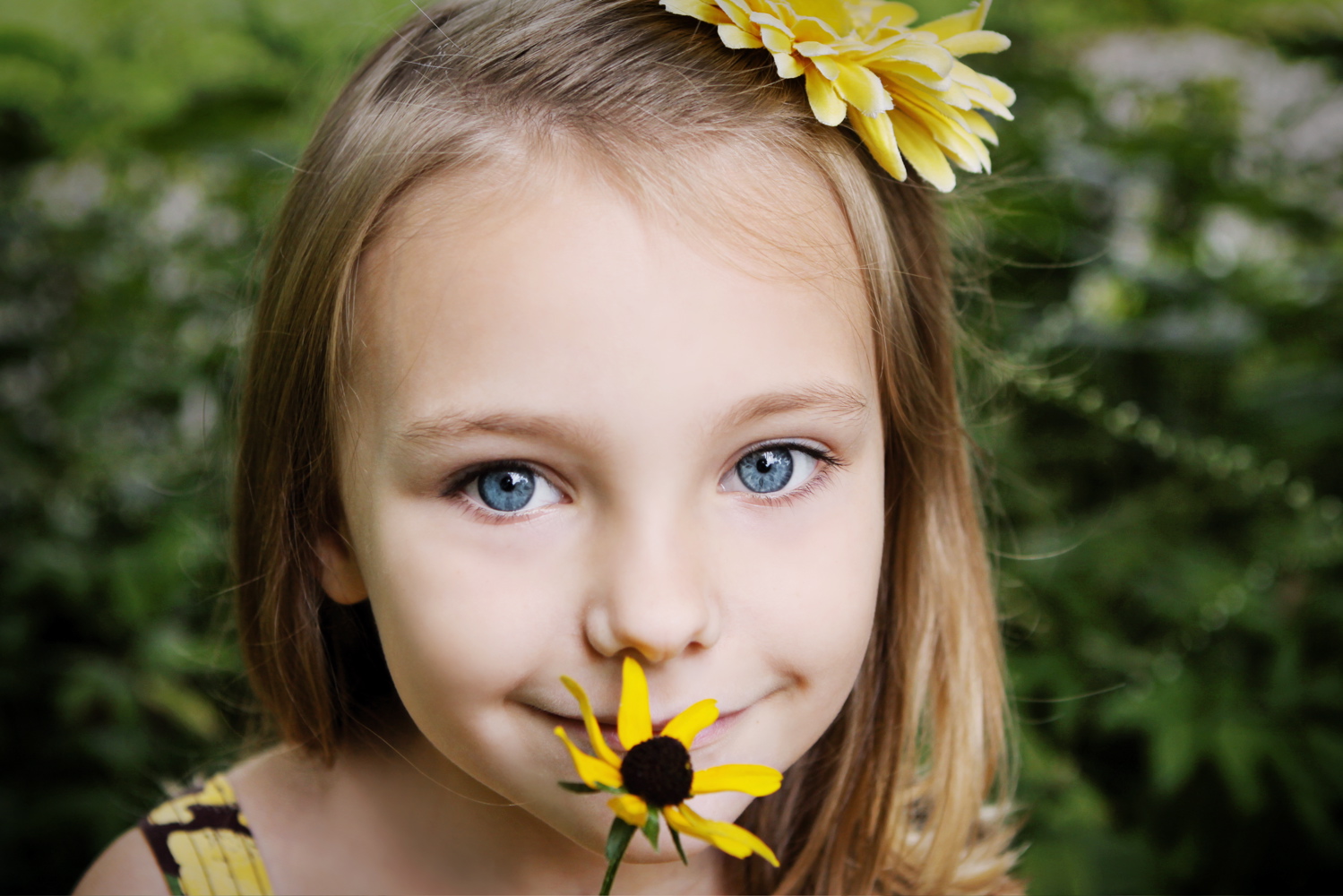 I love to photograph little girls. 