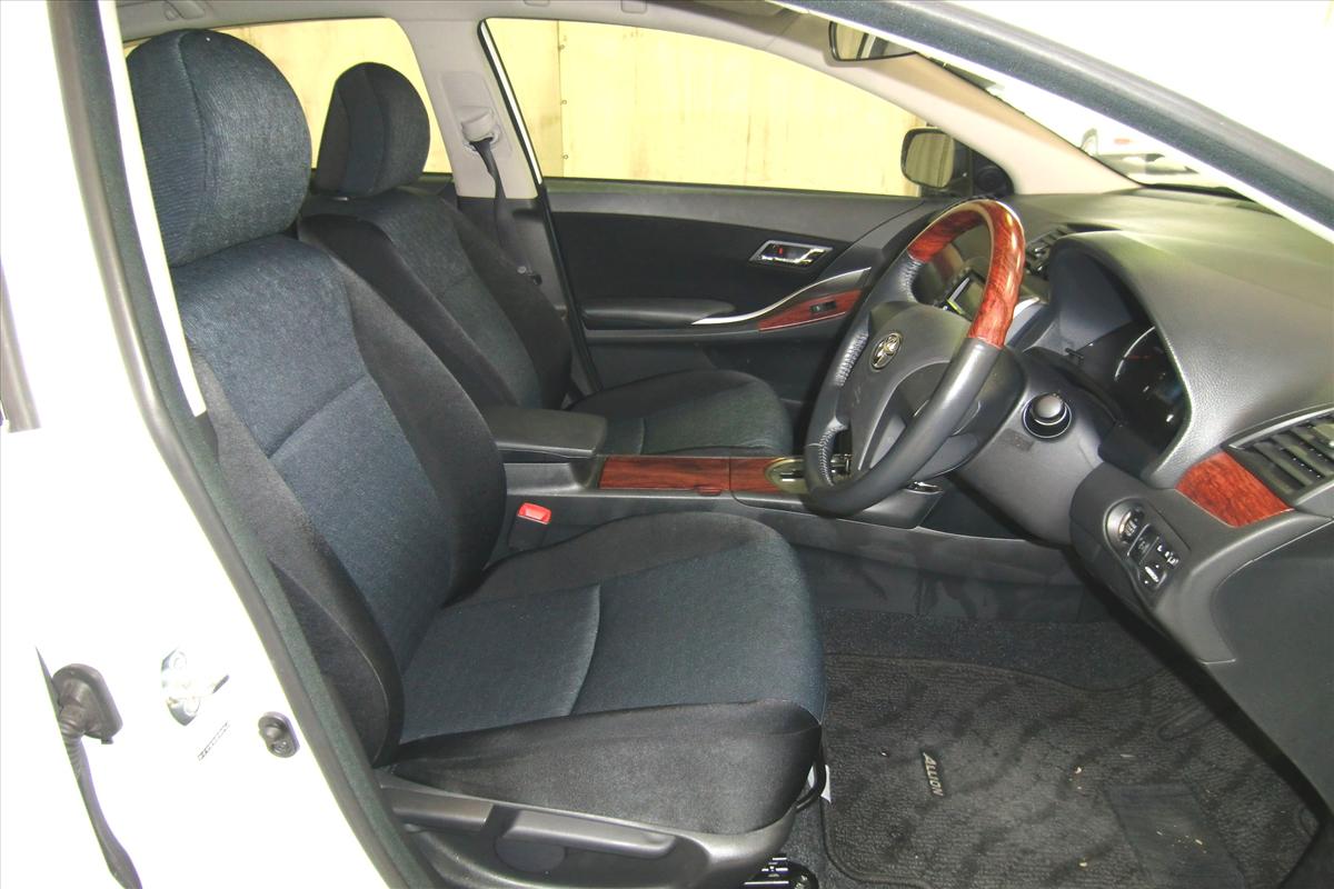 Toyota allion салон