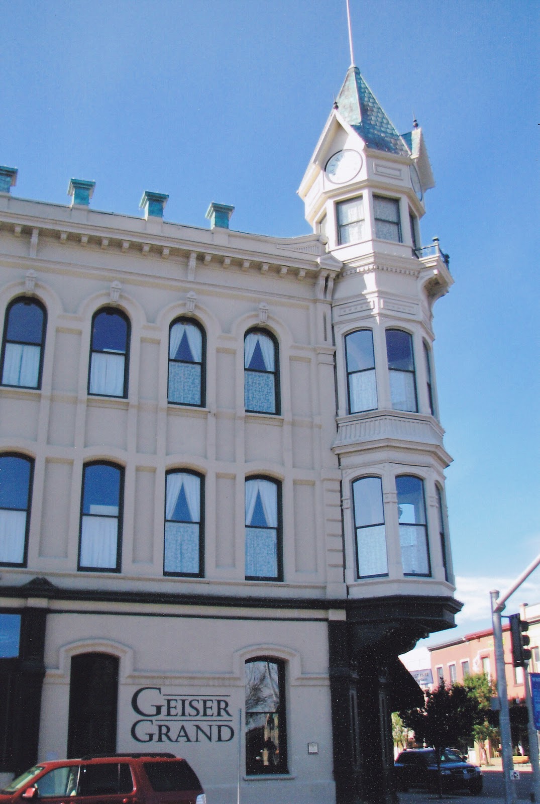 DESTINATIONS NORTHWEST Baker City's Grand Hotel