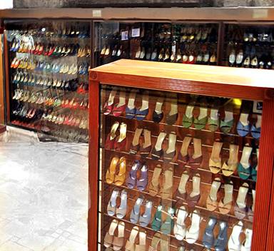 Imelda Marcos style (and shoes!) - Two Thousand Things