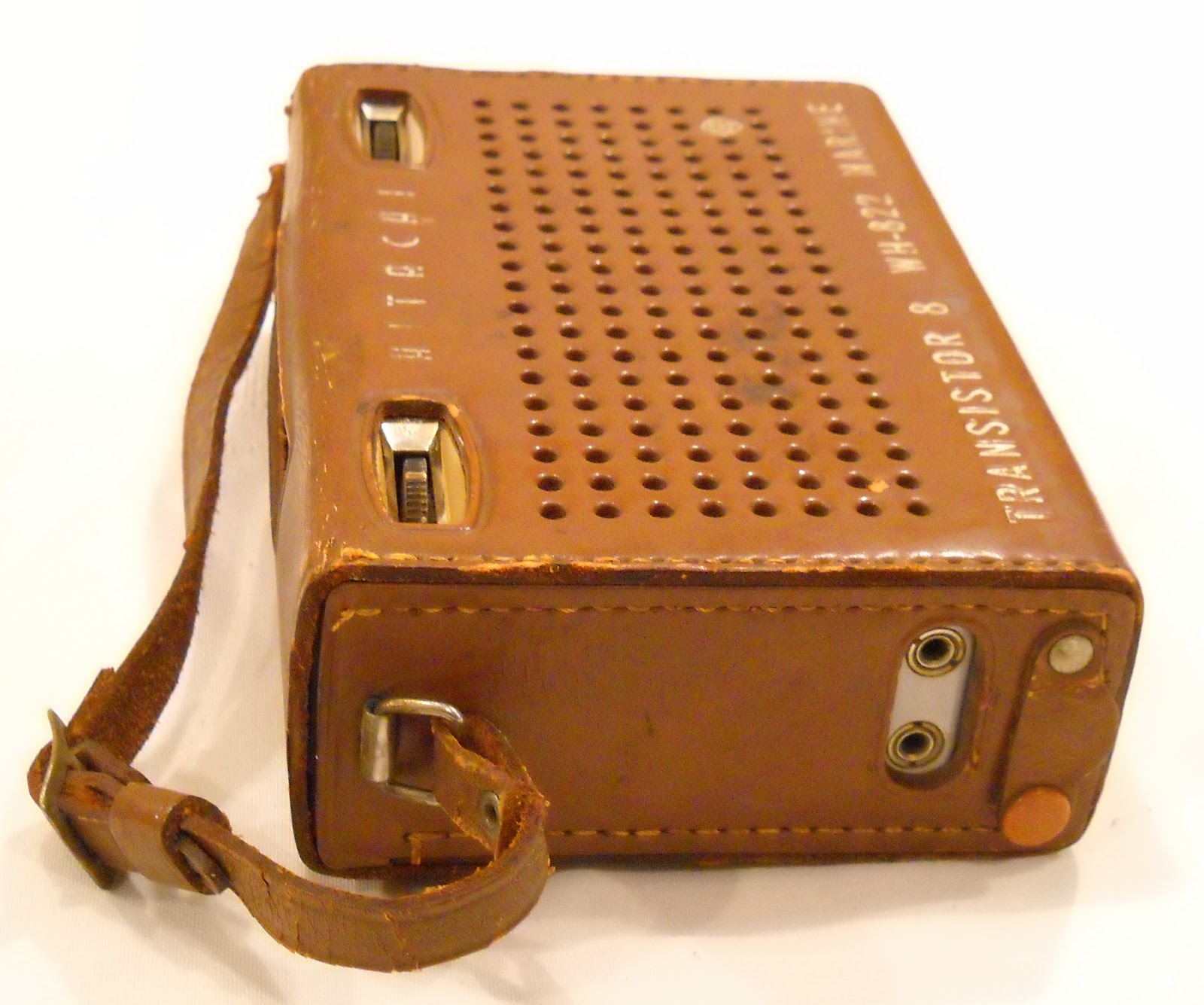 Mikes Old Radios HITACHI WH822 TRANSISTOR 8 MARINE