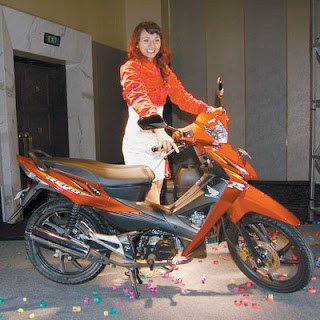 Honda Revo Girl