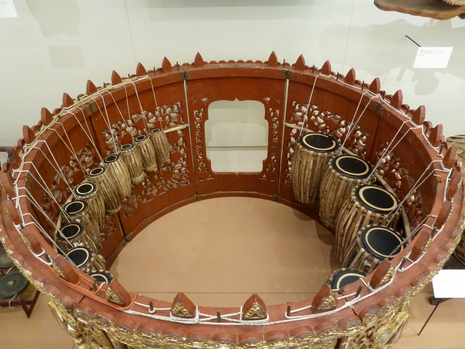 Hundewanderer.com: Musical Instrument Museum