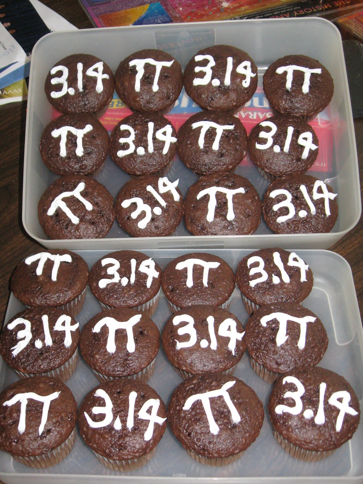 [pi-cupcakes.jpg]